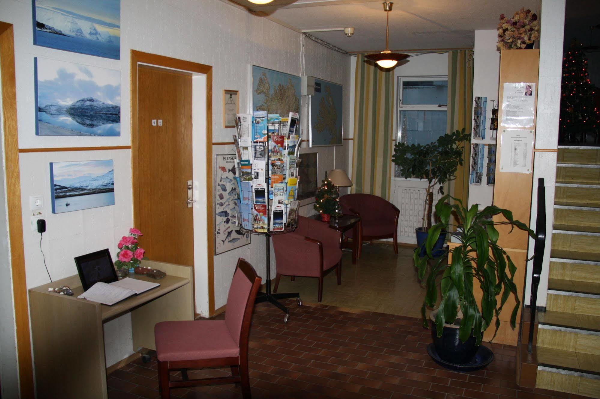 Reykjanes Hostel エクステリア 写真